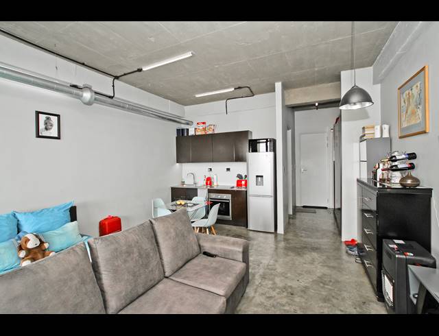 0.5 BEDROOM APARTMENT FOR SALE IN MABONENG